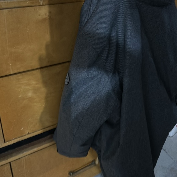 Boys coat - Picture 3 of 11